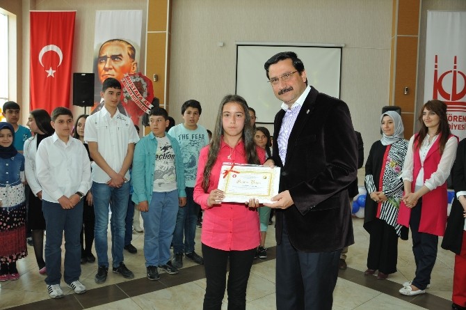 Başkan AK Osmanlıca Kursu Mezunlarına Belgelerini Verdi