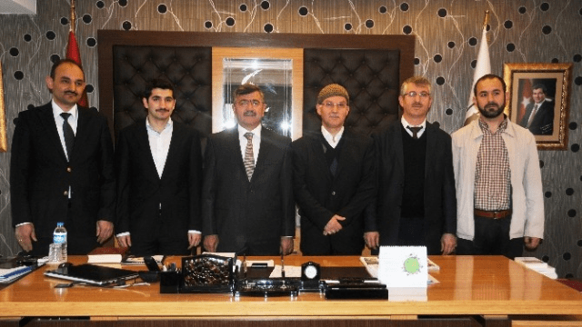 Hayrat Vakfı’ndan Belediye Başkanı Akdoğan’a Ziyaret