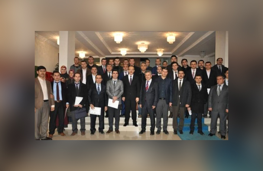 Muş’ta Osmanlıca Kursiyerlerine Sertifikaları Dağıtıldı