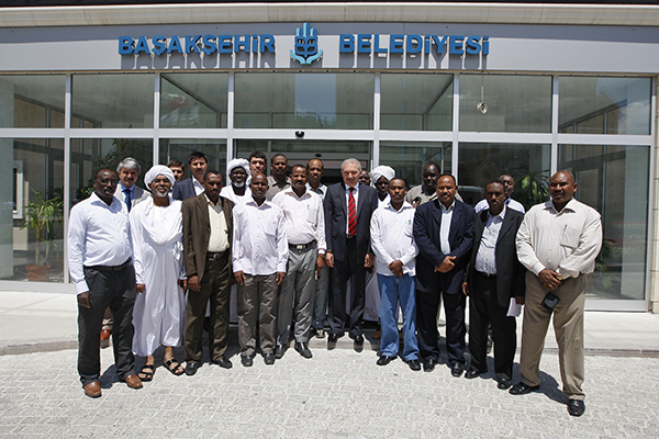 Sudan Belediye Başkanlarından Oluşan Bir Heyet Hayrât Vakfı’nın Davetlisi Olarak Ziyaretlerde Bulundu